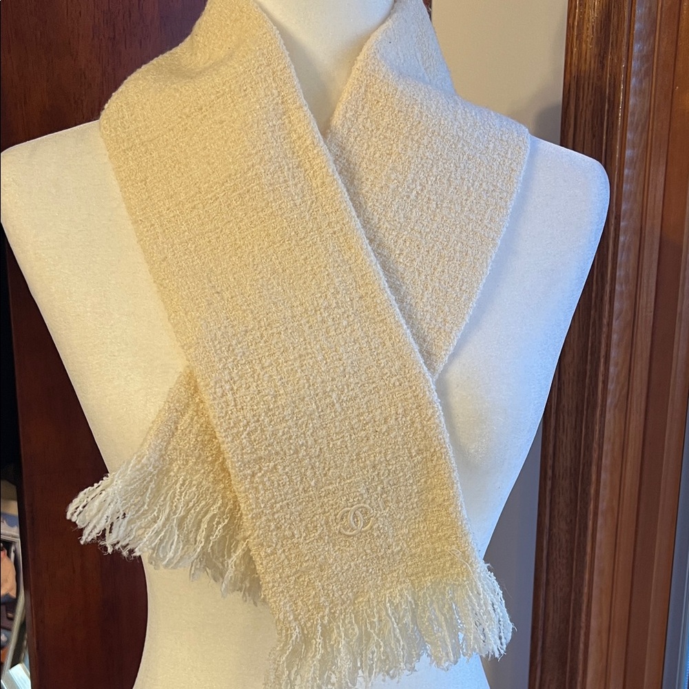Chanel Bandeau or Skinny Scarf.